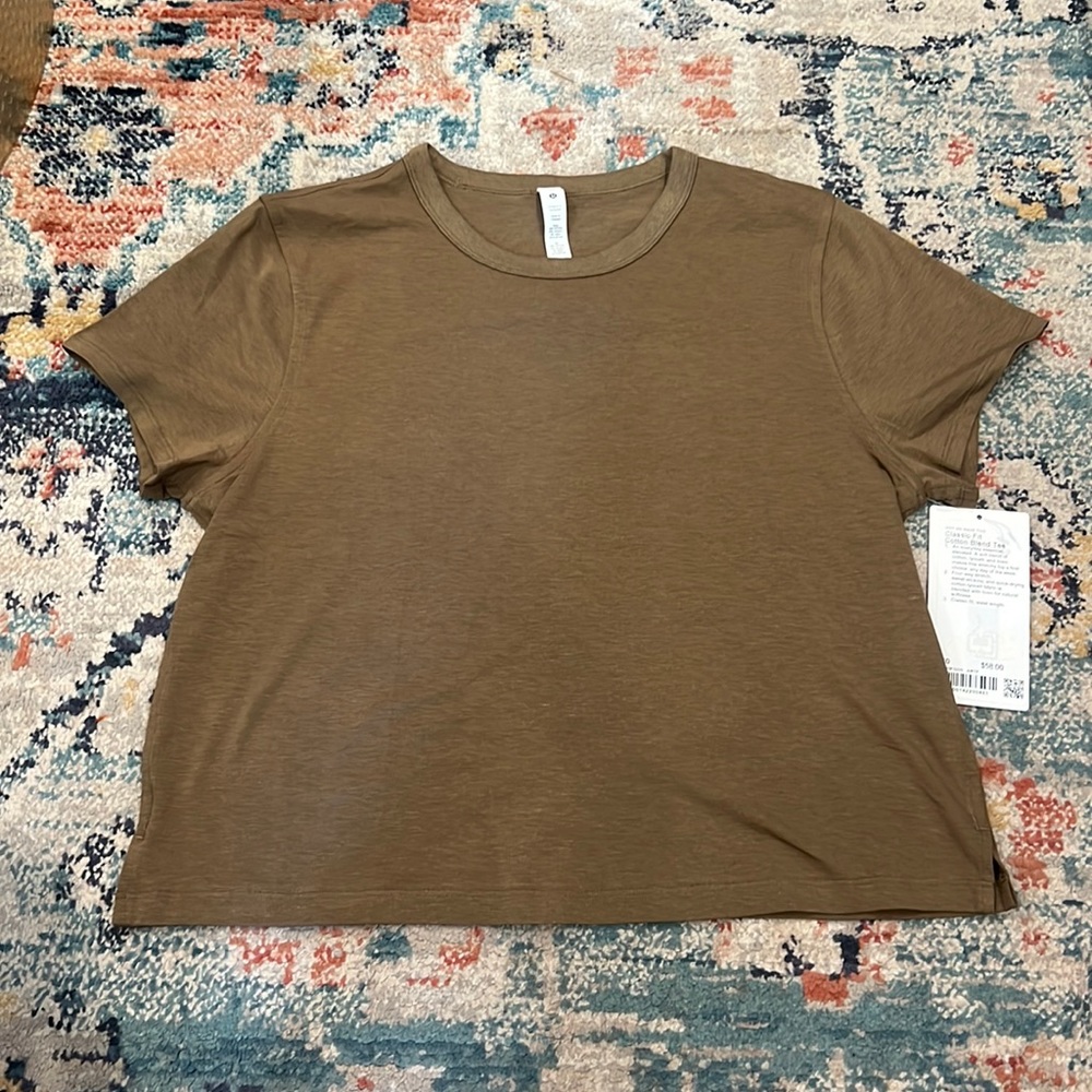 *NWT* Lululemon cotton-blend tee